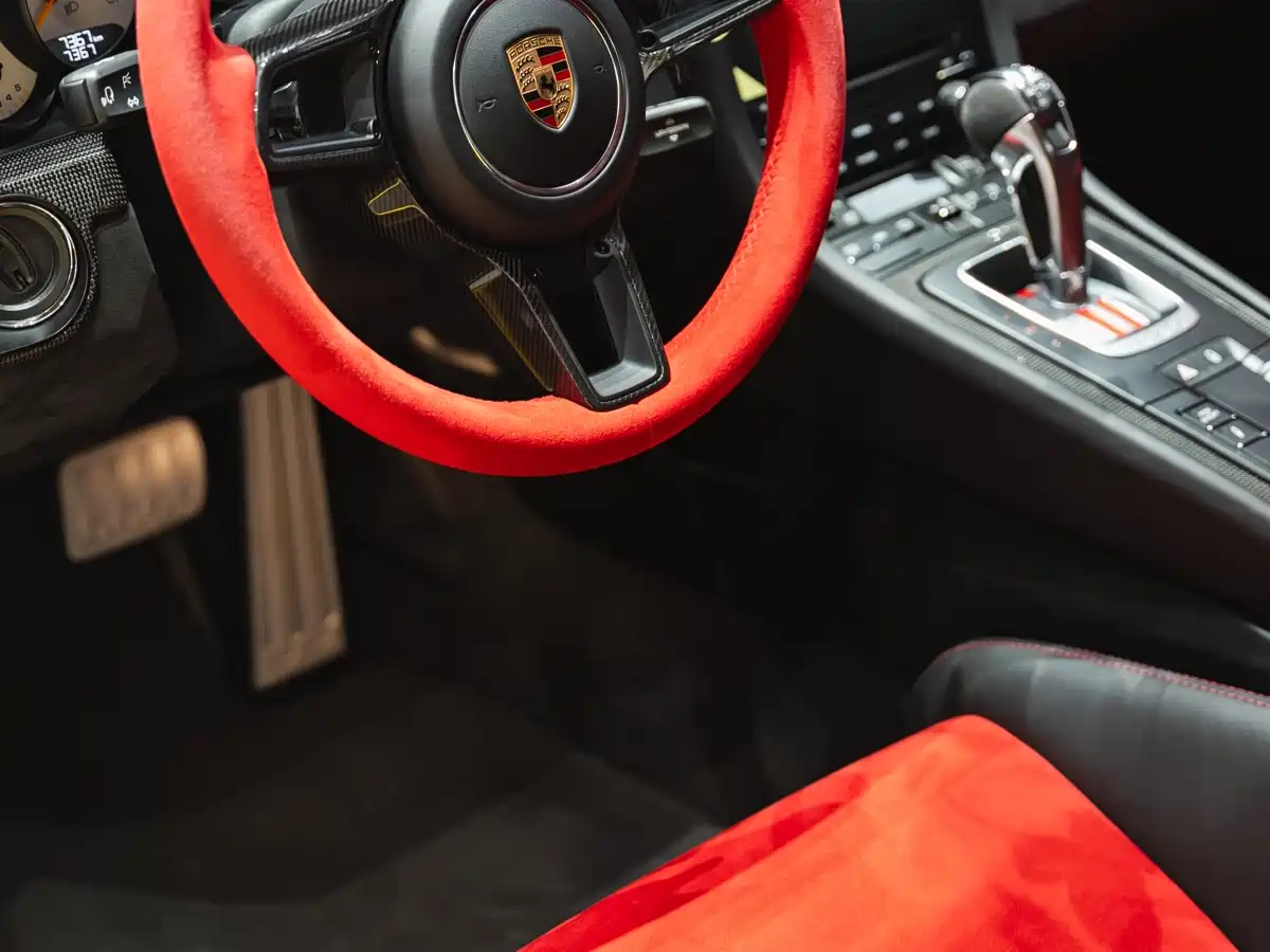Porsche 911 2018 GT2 RS 3.8T фото 14