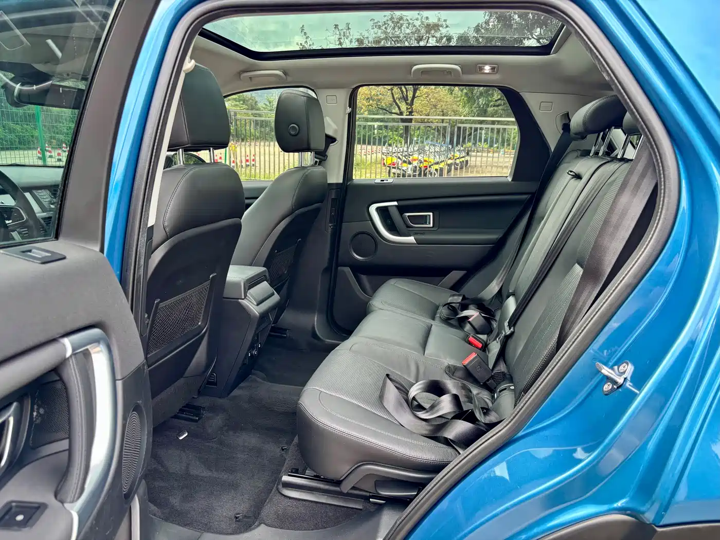 Land Rover Discovery Sport 2016 2.0T HSE фото 6