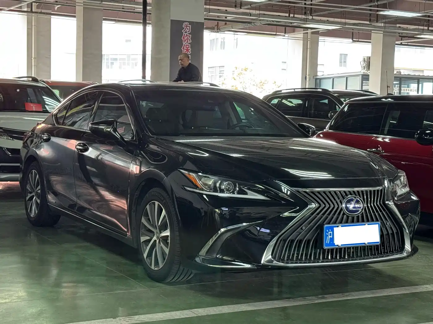 Lexus ES 2018 300h Excellence Edition China V фото 3
