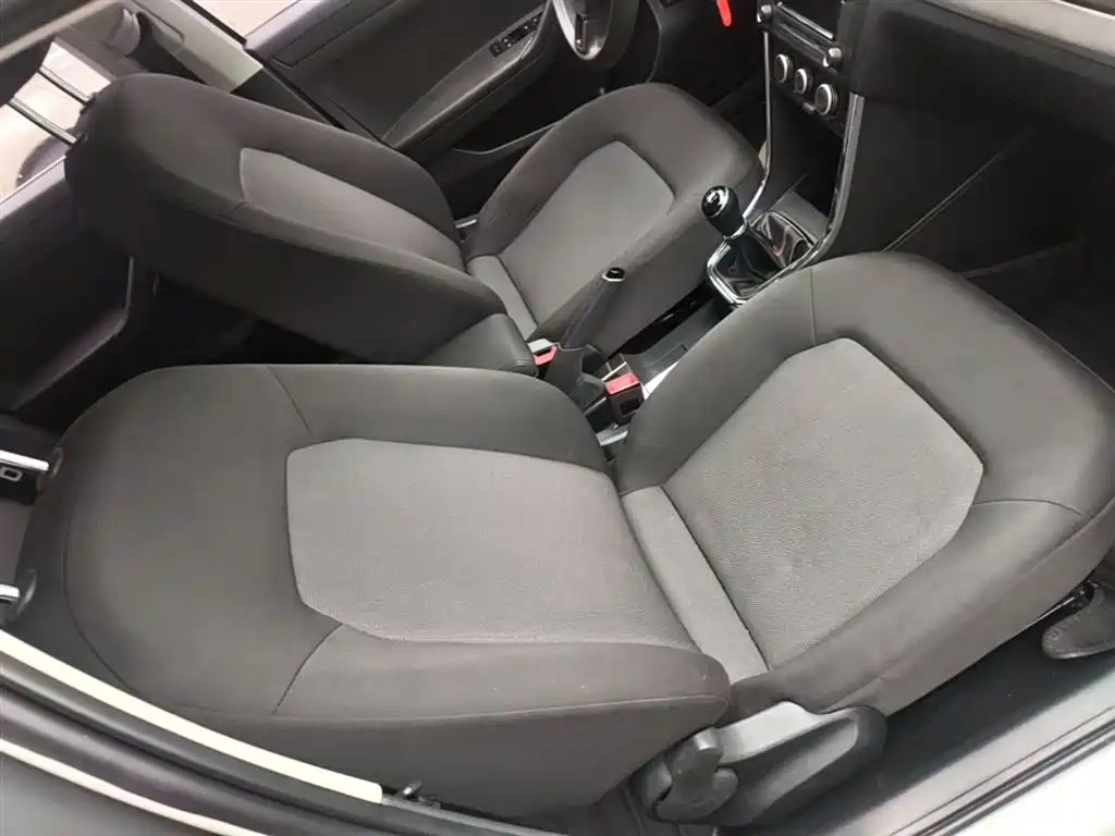 Volkswagen Jetta 2015 Value Edition 1.6L Manual Fashion фото 20