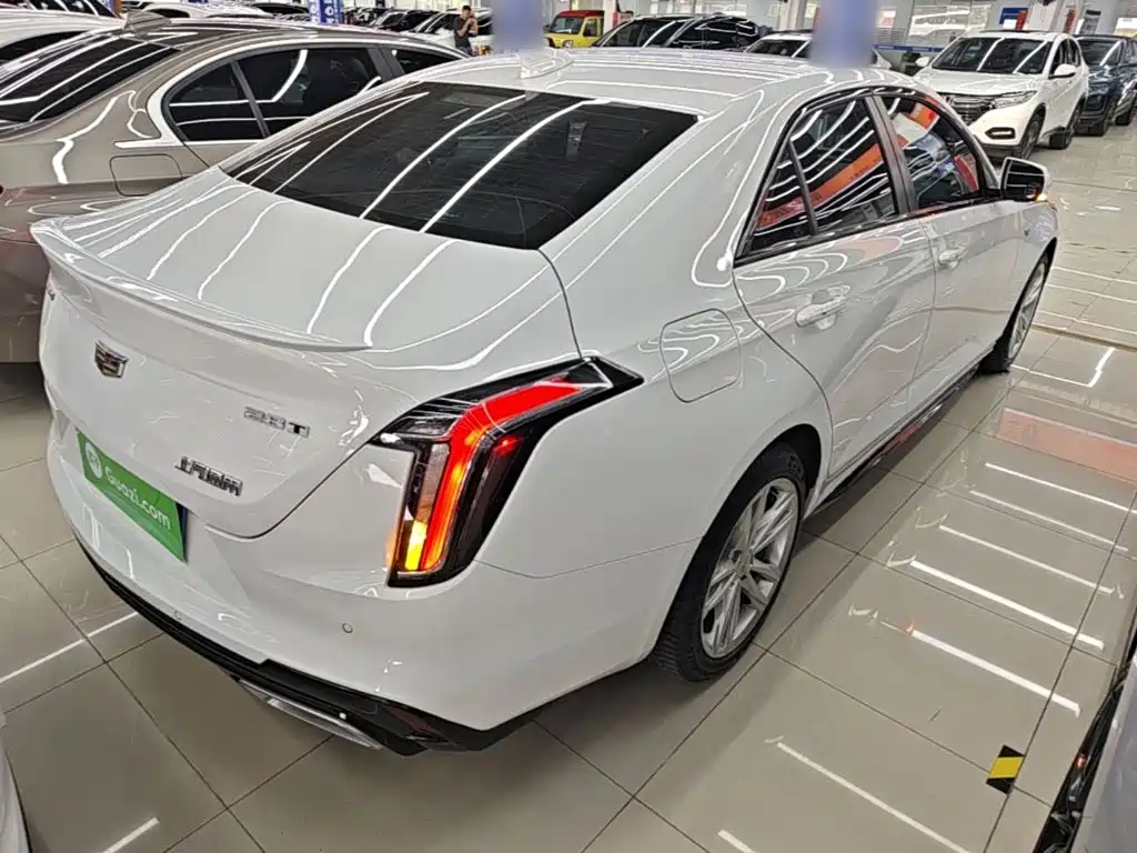 Cadillac CT4 2023 2022 28T Fashion Style