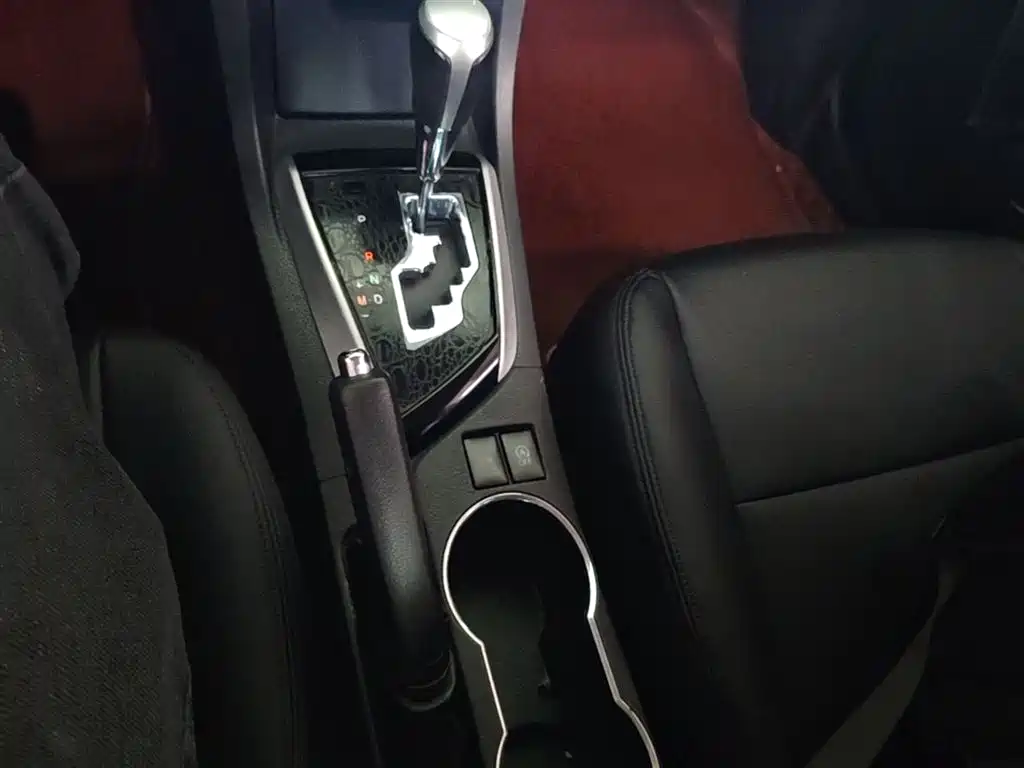 Toyota Corolla 2017 Facelift 1.2T S-CVT GL фото 14