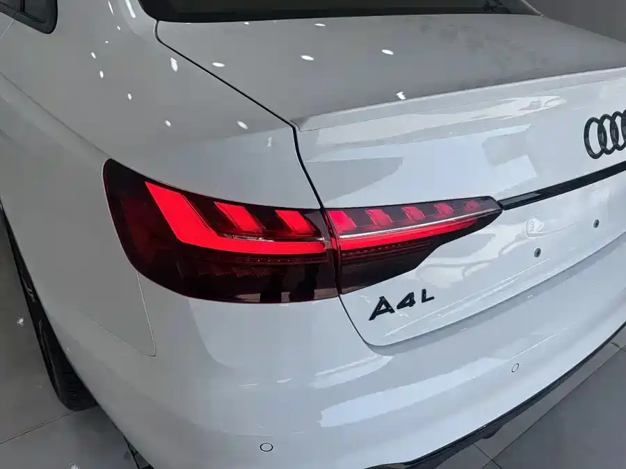 Audi A4L 2025 2 Million Celebration Edition 40 TFSI Luxury Dynamic фото 22