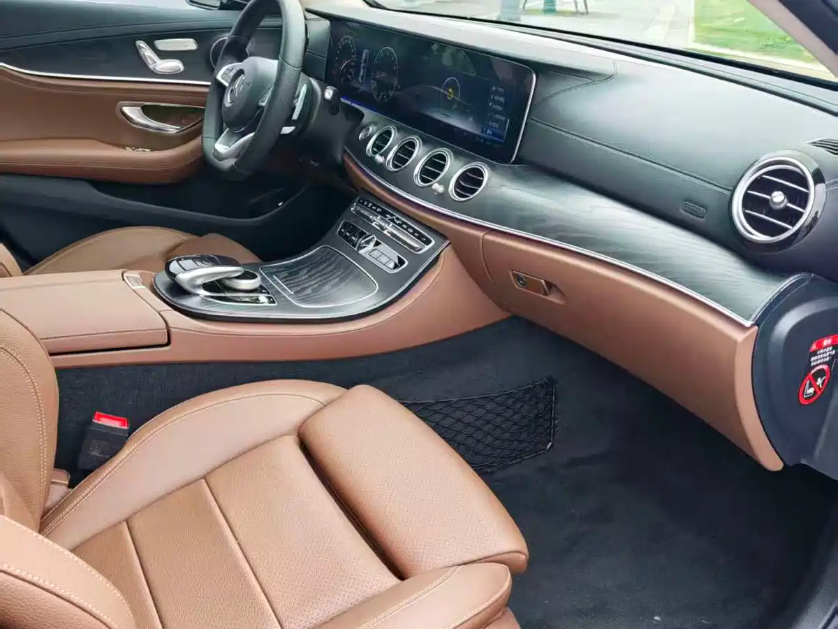 Mercedes-Benz E-Class 2018 E 200 L Sport фото 15