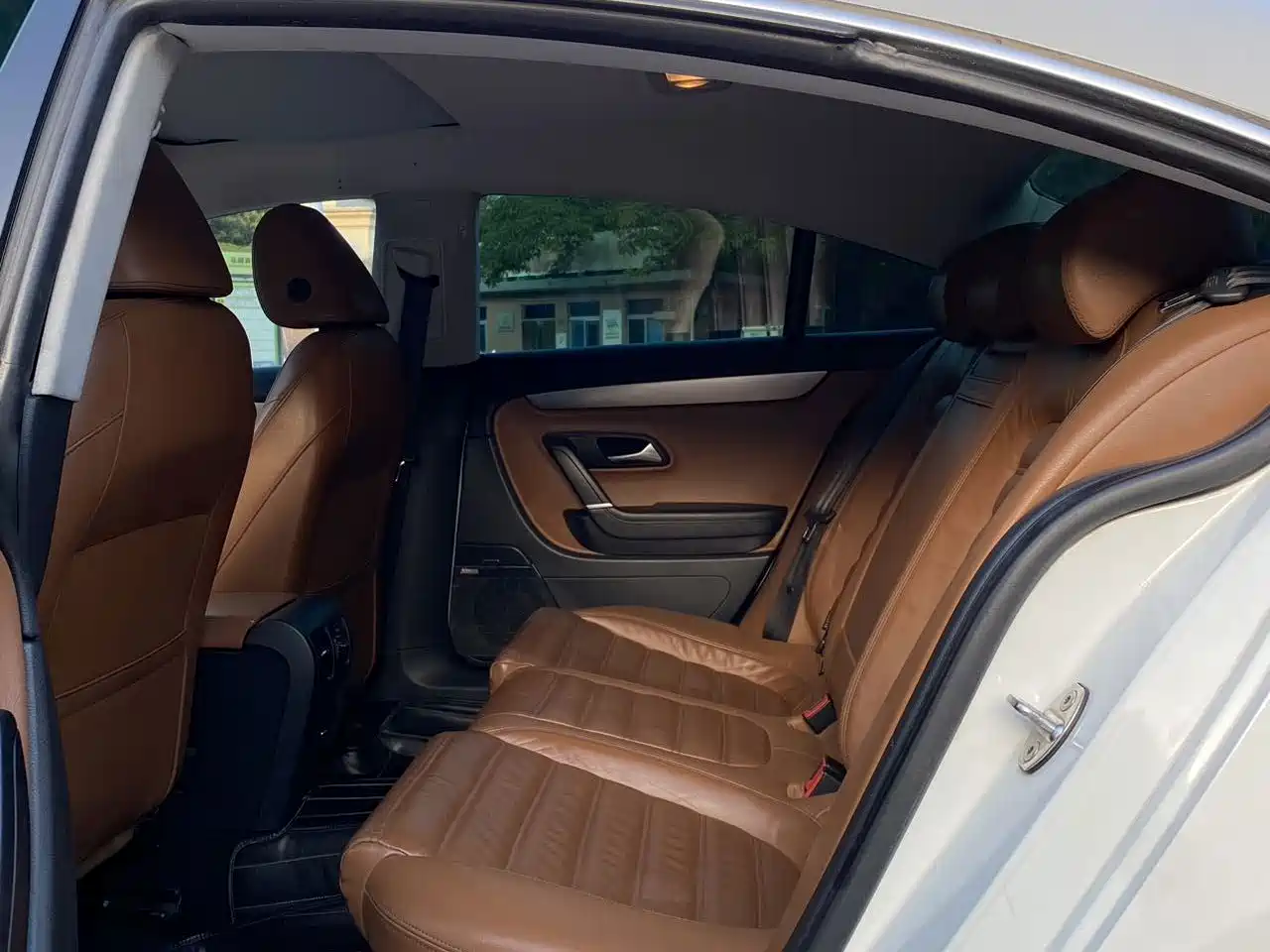 Photo 5 - Volkswagen CC