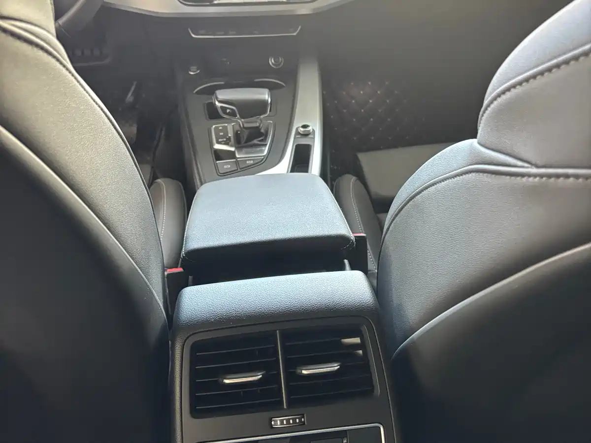 Audi A4L 2023 40 TFSI Fashion Dynamic фото 13