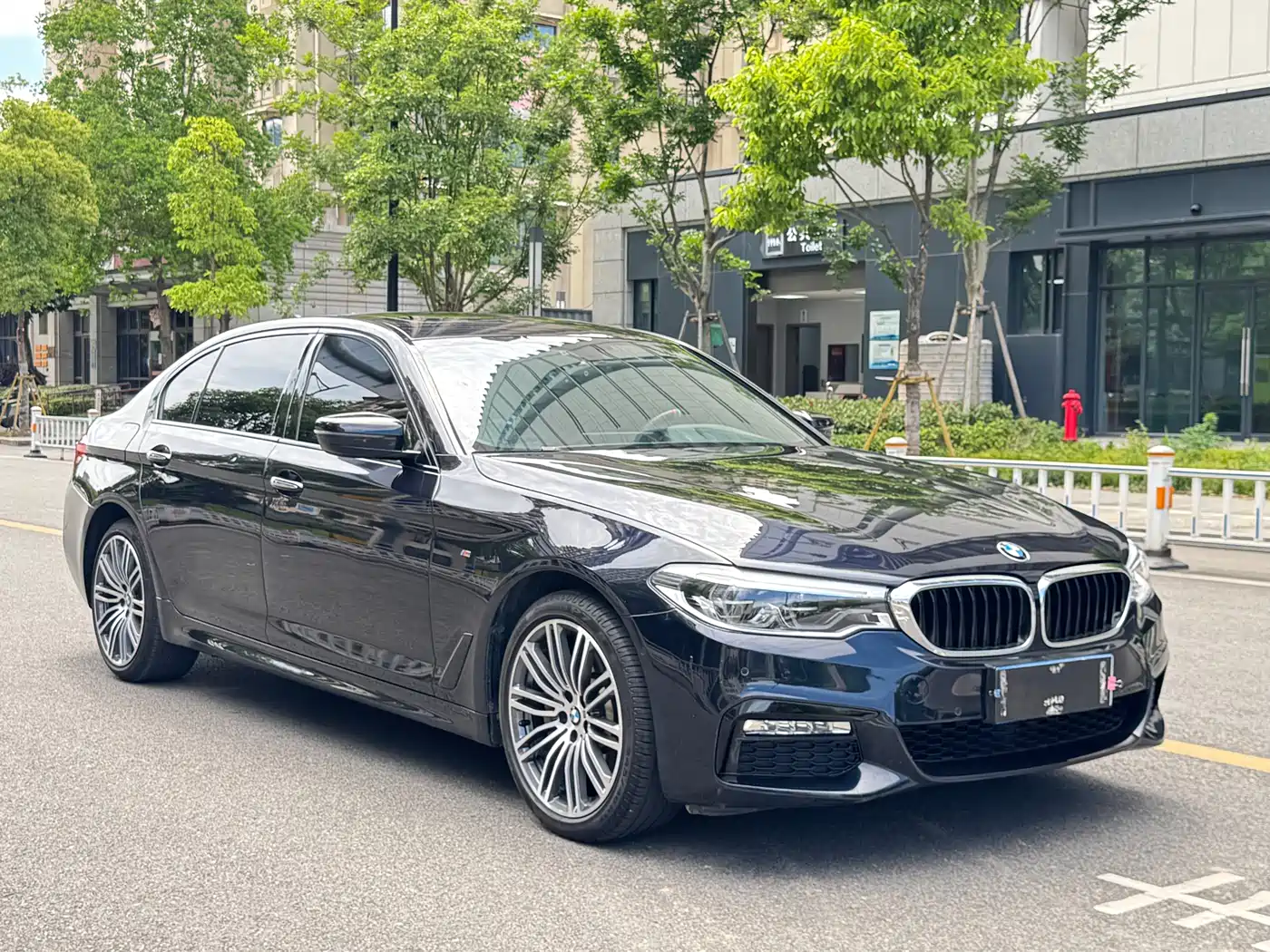BMW 5 Series 2018 Facelift 530Li Leading M Sport Package фото 3