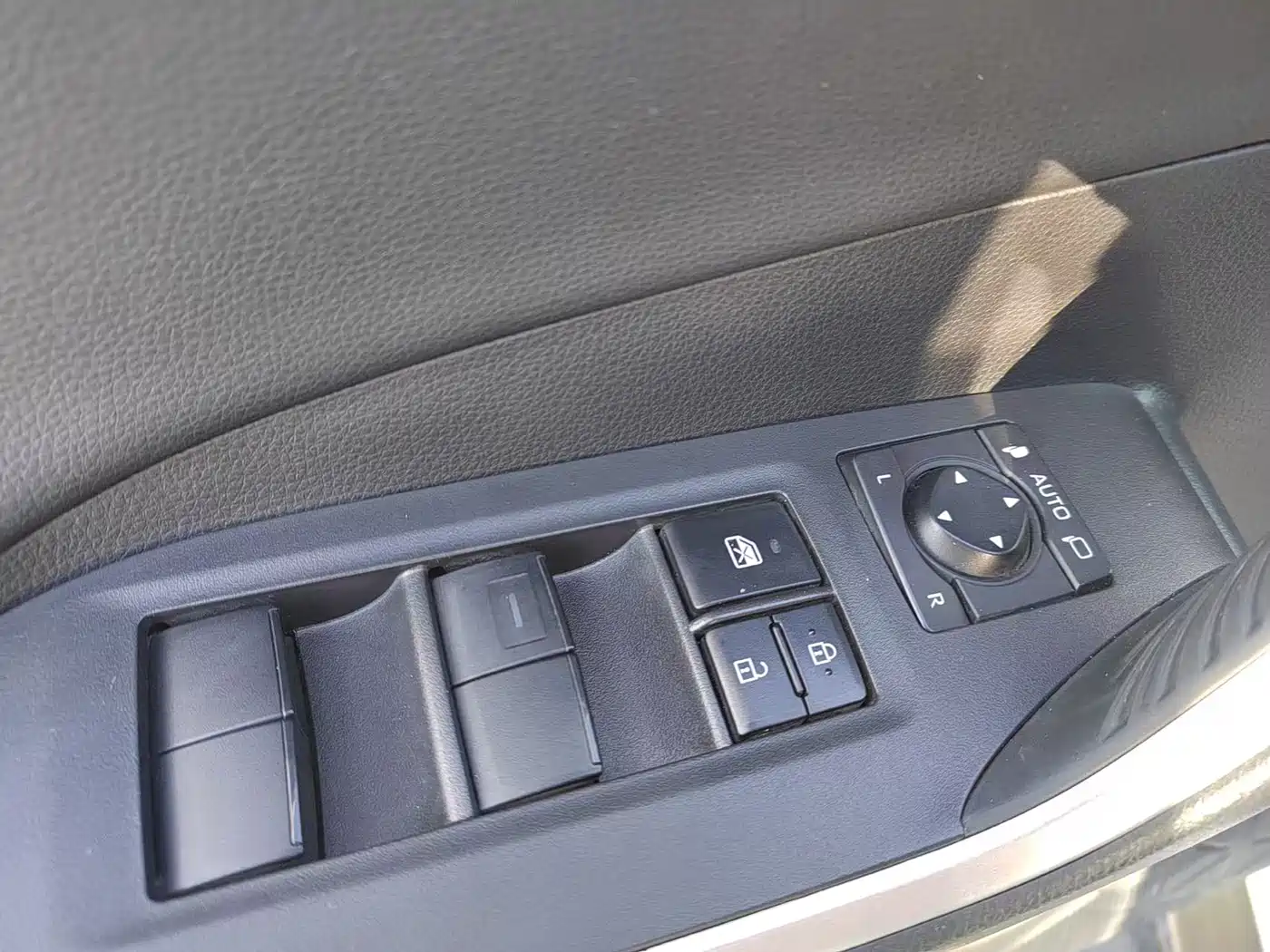 Toyota RAV4 Rongfang 2022 2.0L CVT 2WD Trend Plus Edition фото 10