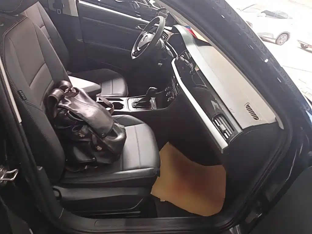 Volkswagen Lavida 2021 1.5L Auto Comfort Edition фото 25