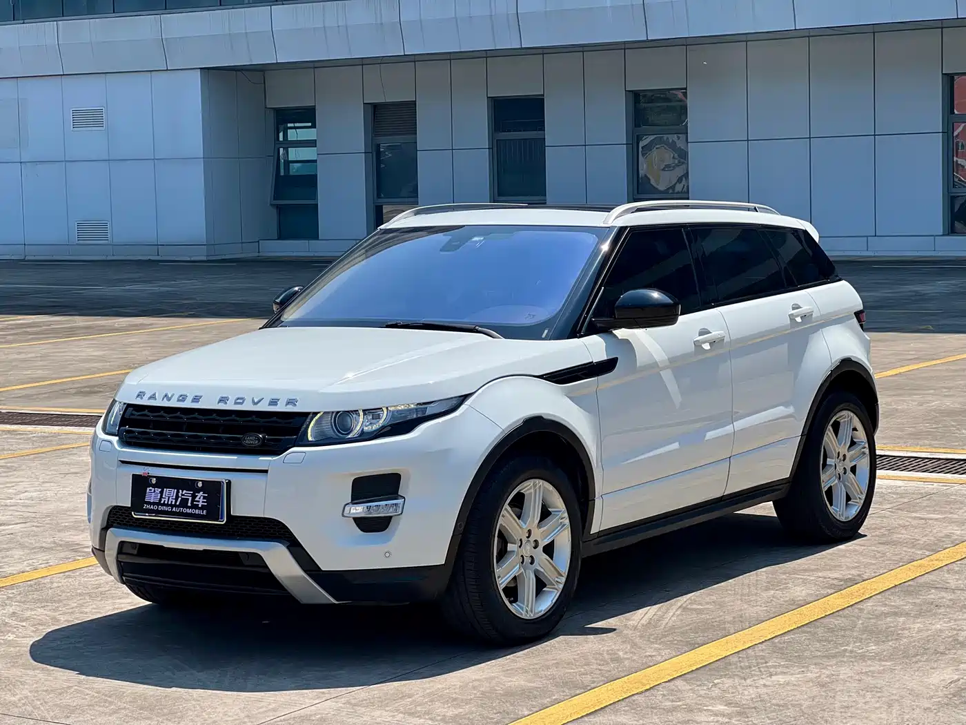 Land Rover Range Rover Evoque 2015 2.0T 5-Door Dynamic Edition