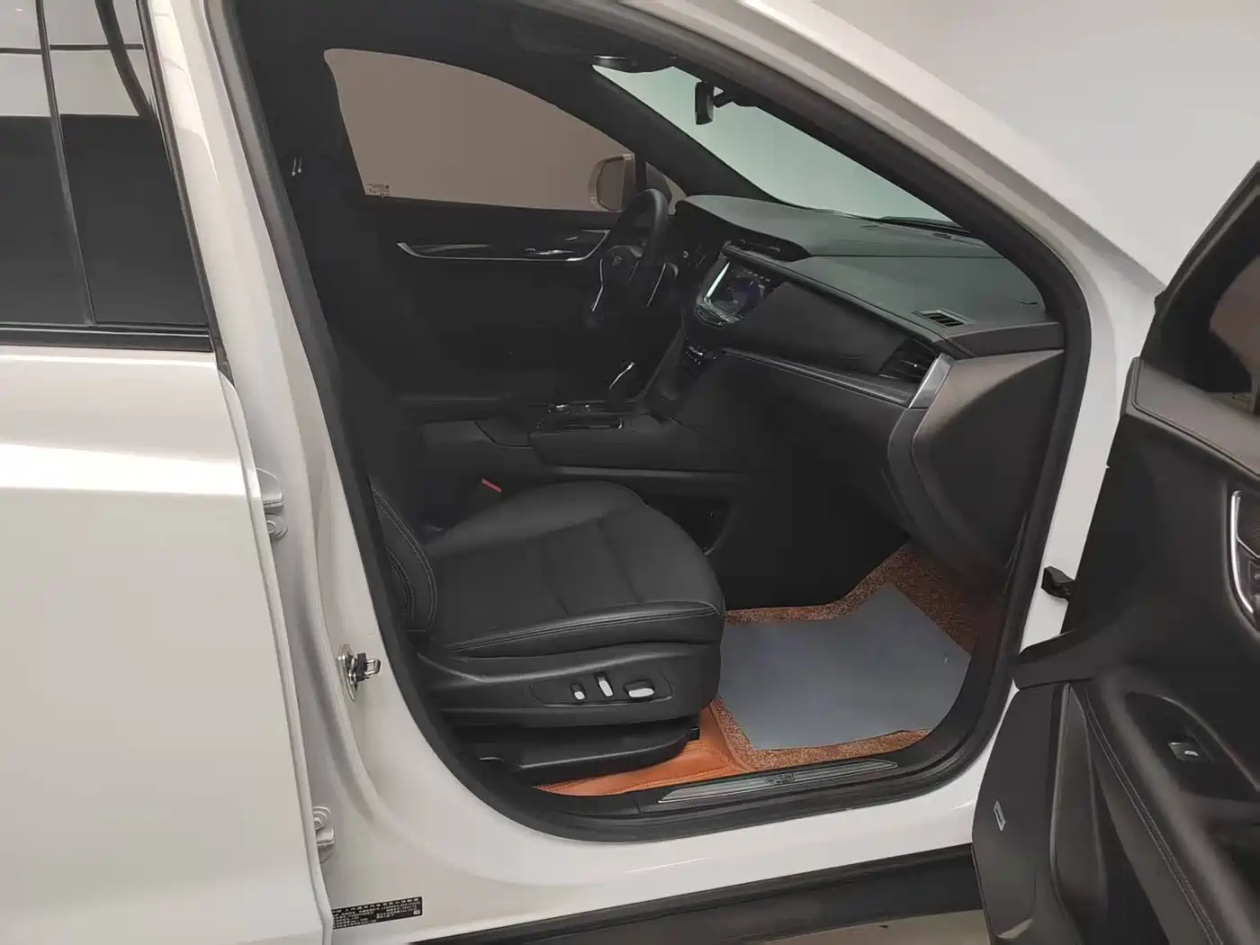 Cadillac XT5 2024 2.0T AWD Luxury (Hummingbird Edition) фото 12