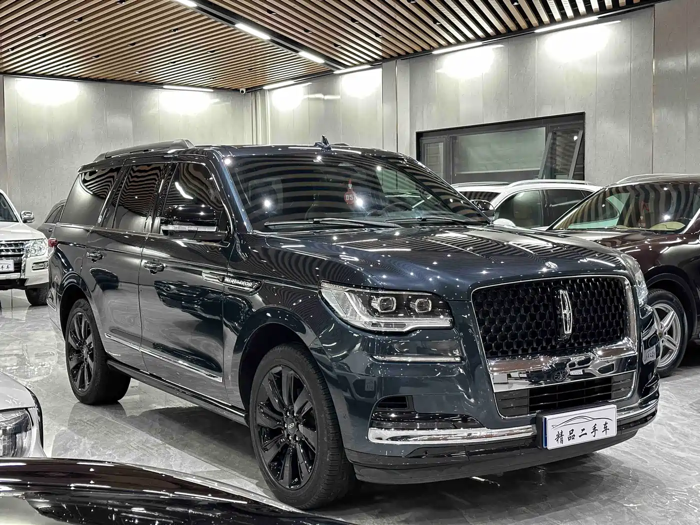 Lincoln Navigator 2022 3.5T Centennial Limited Edition фото 3