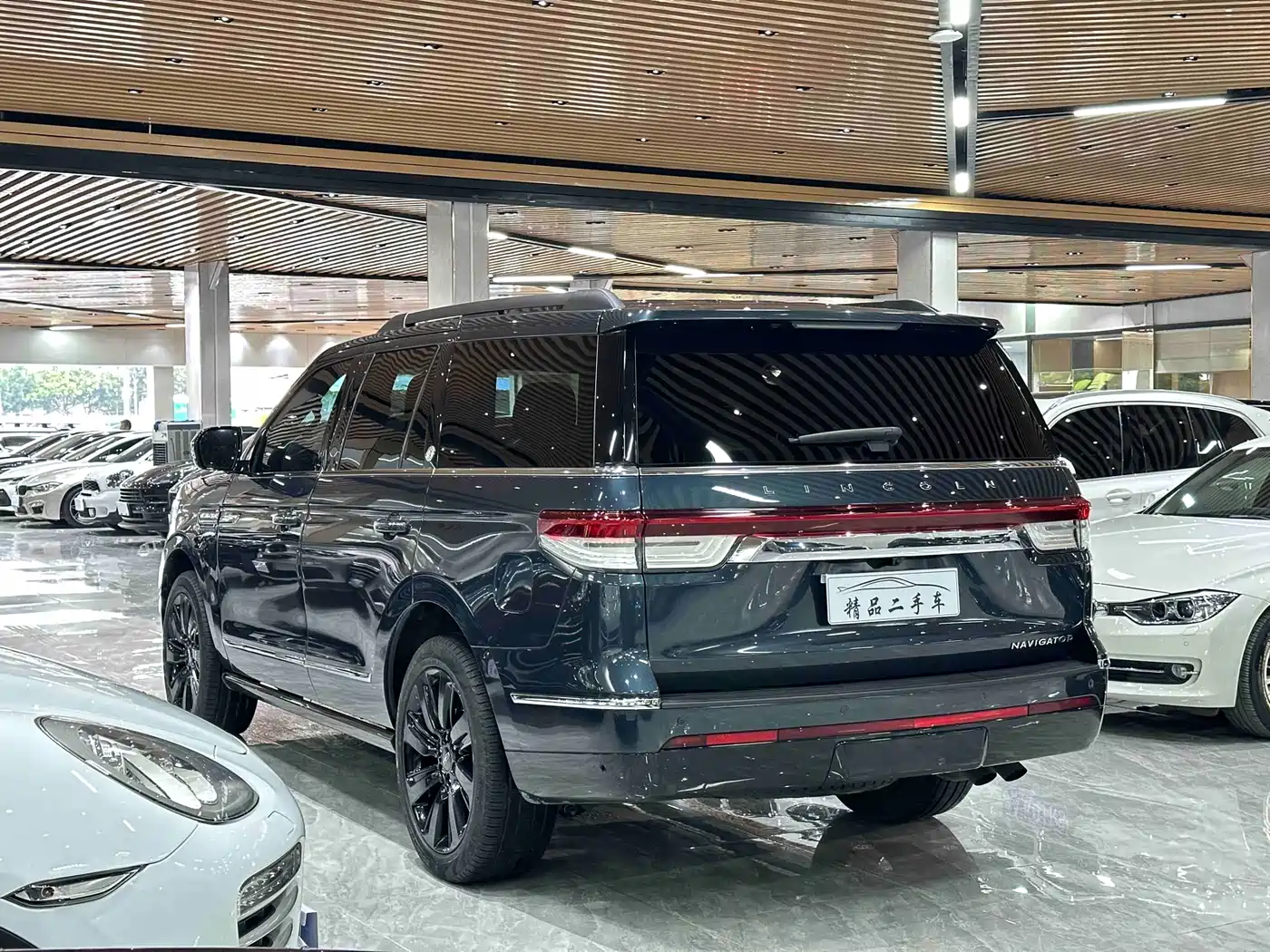 Lincoln Navigator 2022 3.5T Centennial Limited Edition фото 4