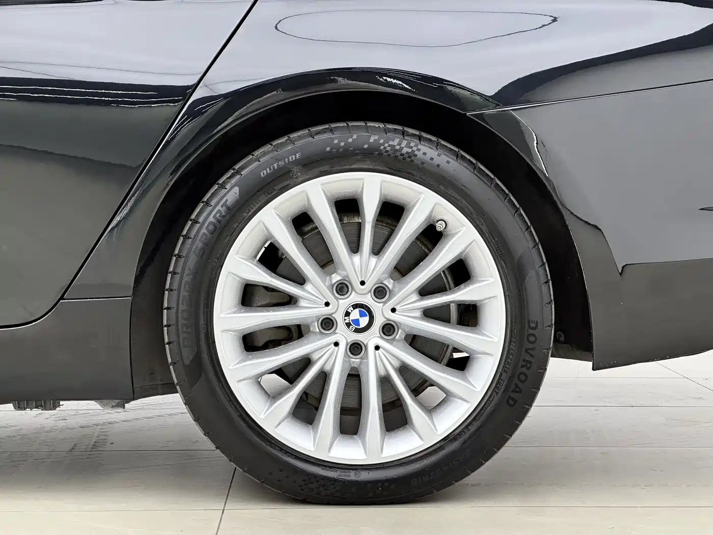 BMW 5 Series New Energy 2019 Facelift 530Le Pioneer Edition фото 9