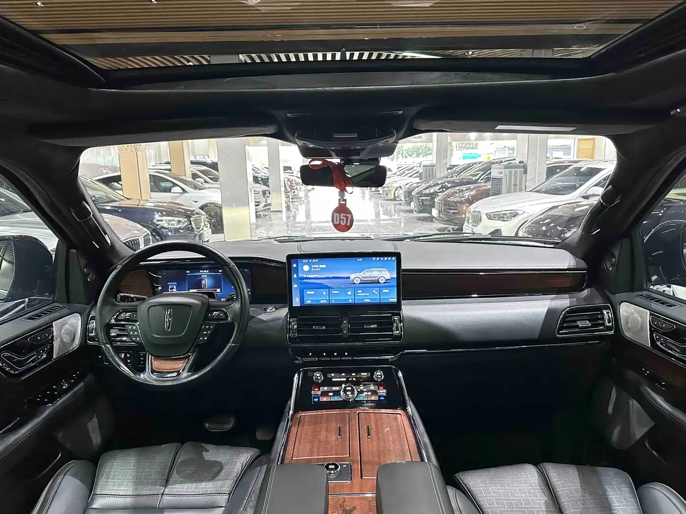 Lincoln Navigator 2022 3.5T Centennial Limited Edition фото 15