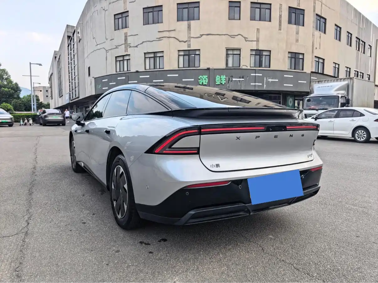 Фото 4 - XPeng P7+