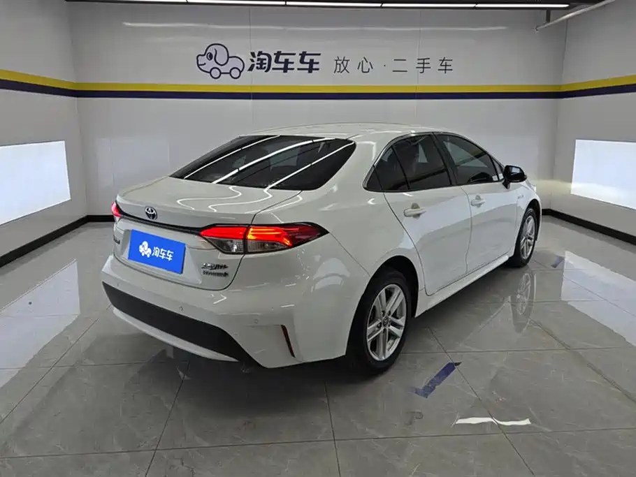 Toyota Levin 2022 Dual Engine 1.8H E-CVT Progressive Edition фото 3