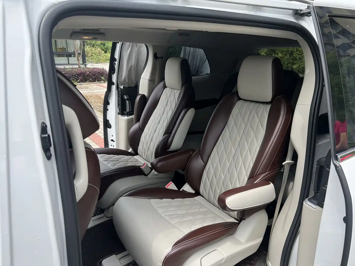 Buick GL8 2021 Land Business Class 652T Comfort фото 8