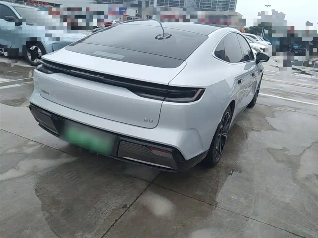 Geely Galaxy Galaxy E8 2025 700km Long Voyage Smart Drive Edition фото 7