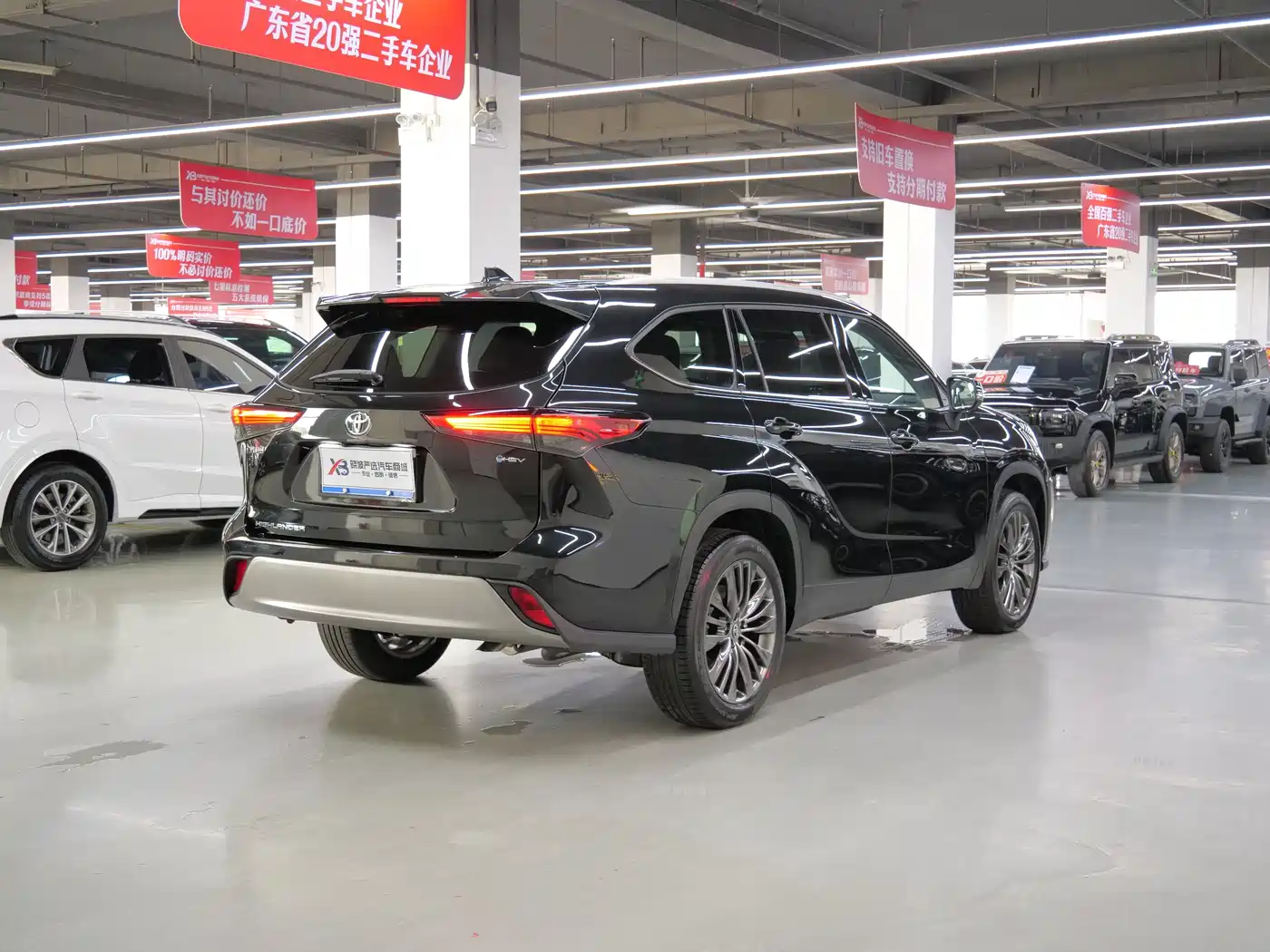 Toyota Highlander 2026 2.5L Smart Hybrid 2WD Luxury 7-Seater фото 7