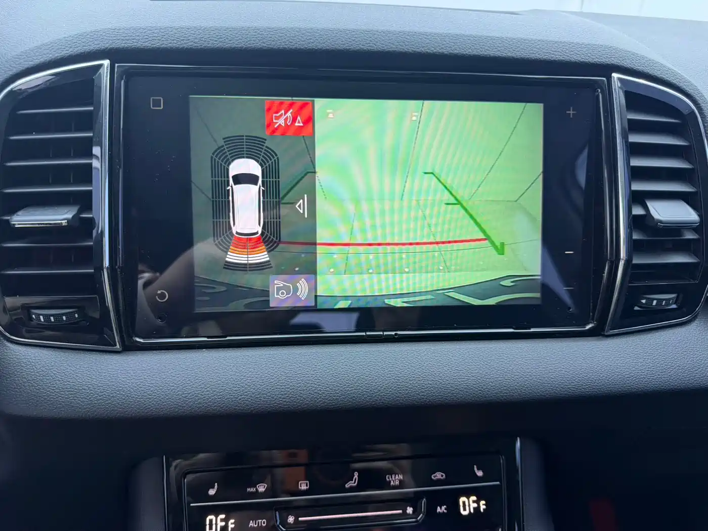 Škoda Karoq 2021 TSI280 Luxury Edition фото 10