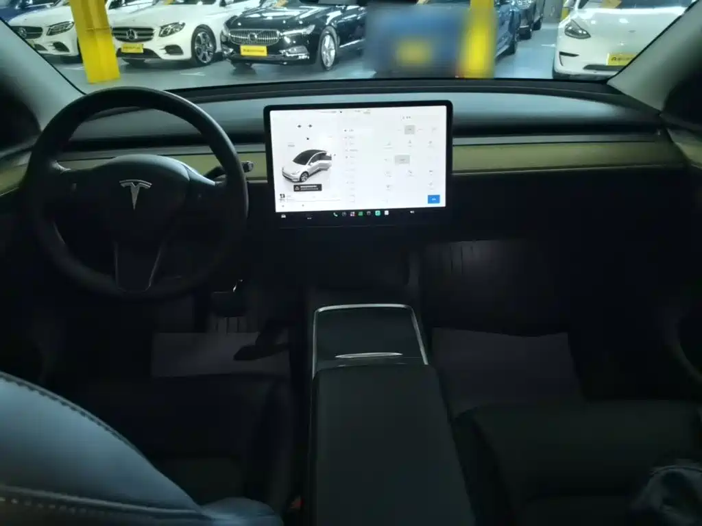 Фото 10 - Tesla Model Y
