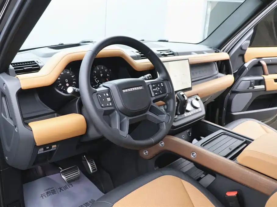 Land Rover Defender 2024 110 3.0T P400 X фото 14