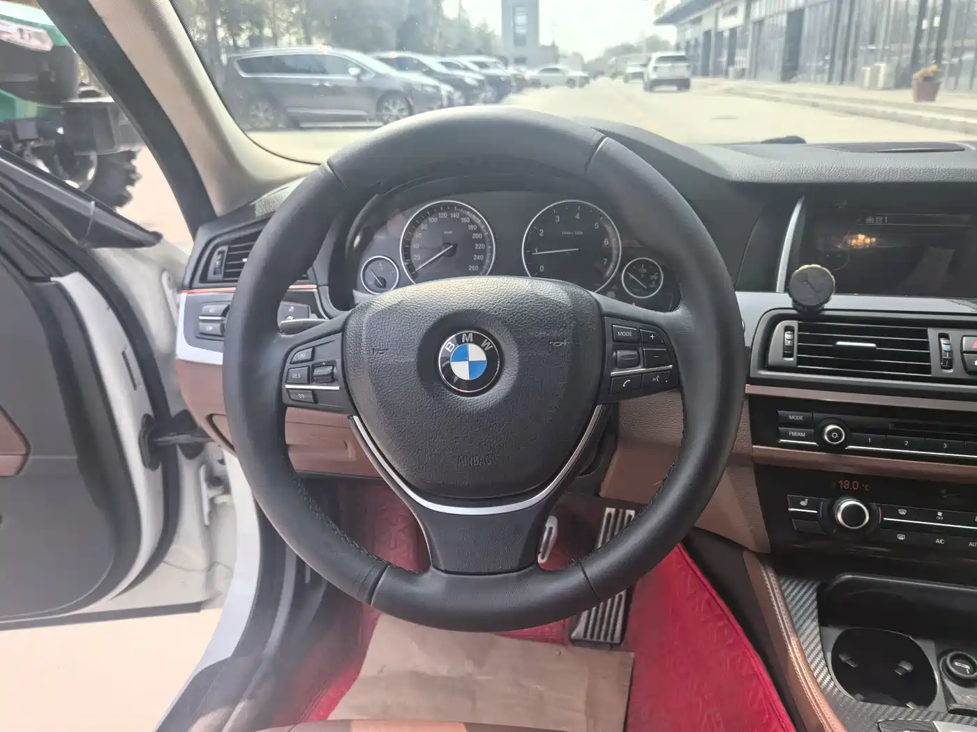BMW 5 Series 2017 520Li Classic Edition фото 24
