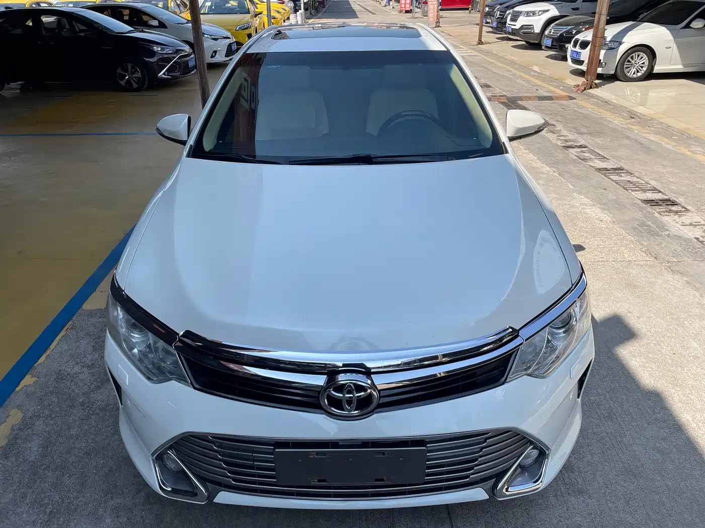 Toyota Camry 2016 2.5G 10th Anniversary Luxury Navigation Edition фото 4