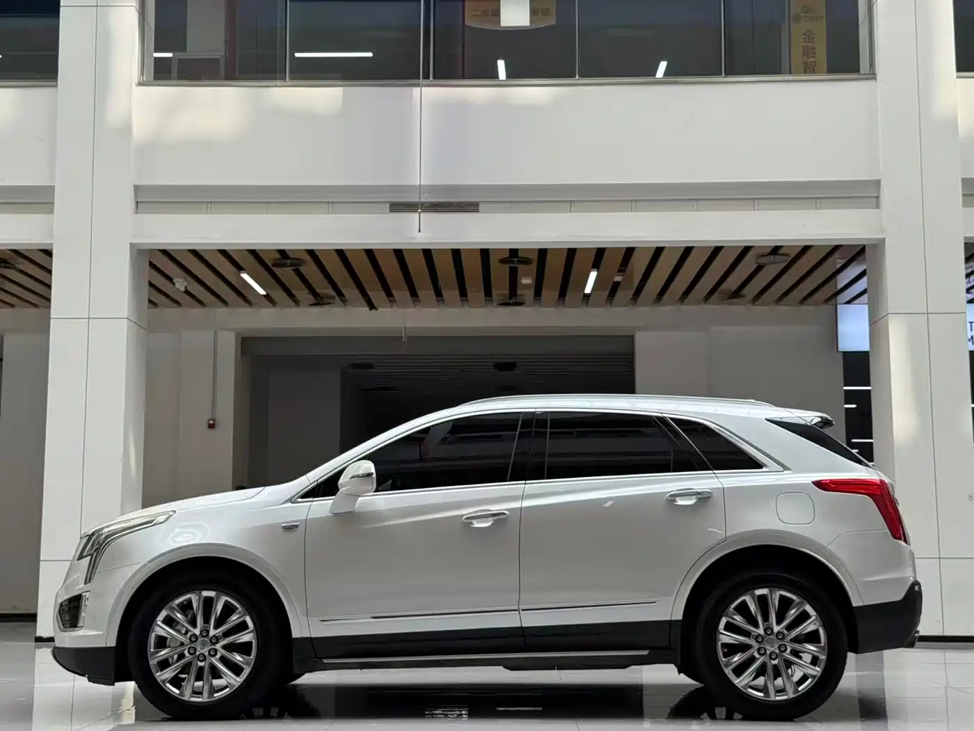 Cadillac XT5 2016 25T Luxury Model фото 8