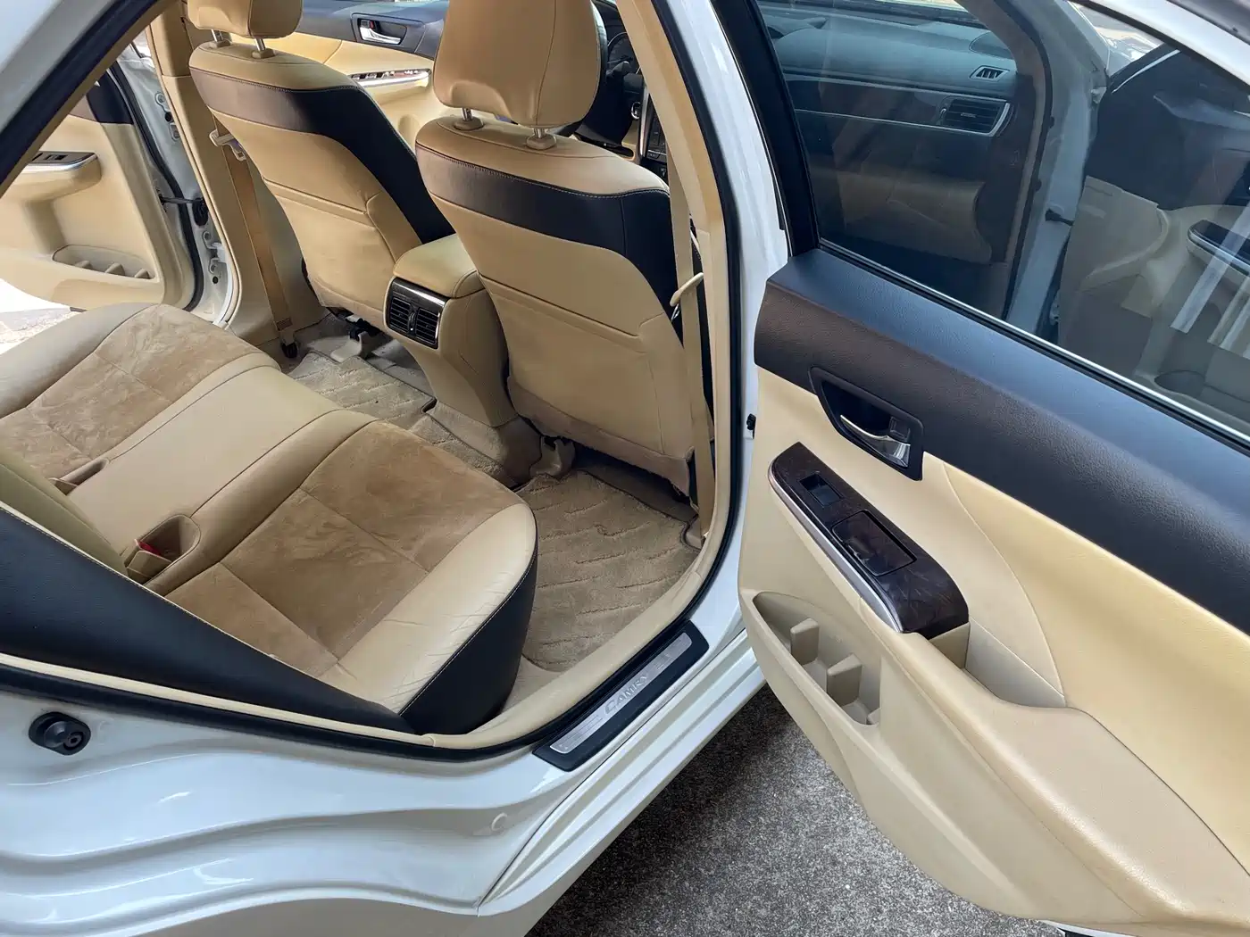 Toyota Camry 2016 2.5G 10th Anniversary Luxury Navigation Edition фото 7