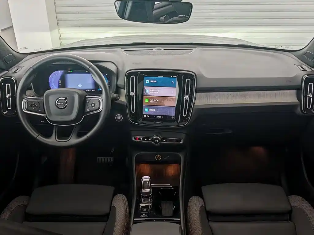 Volvo XC40 2024 2025 B3 Smart Elite Luxury Edition