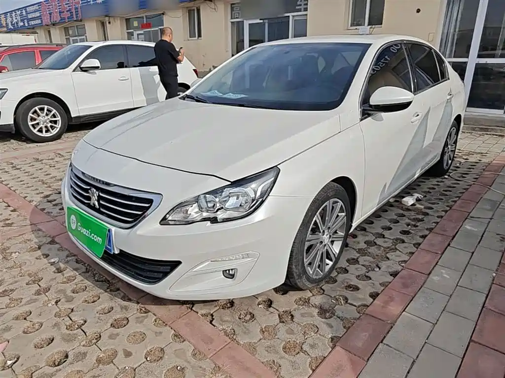 Peugeot 408 2016 1.6T Automatic Luxury Edition фото 2
