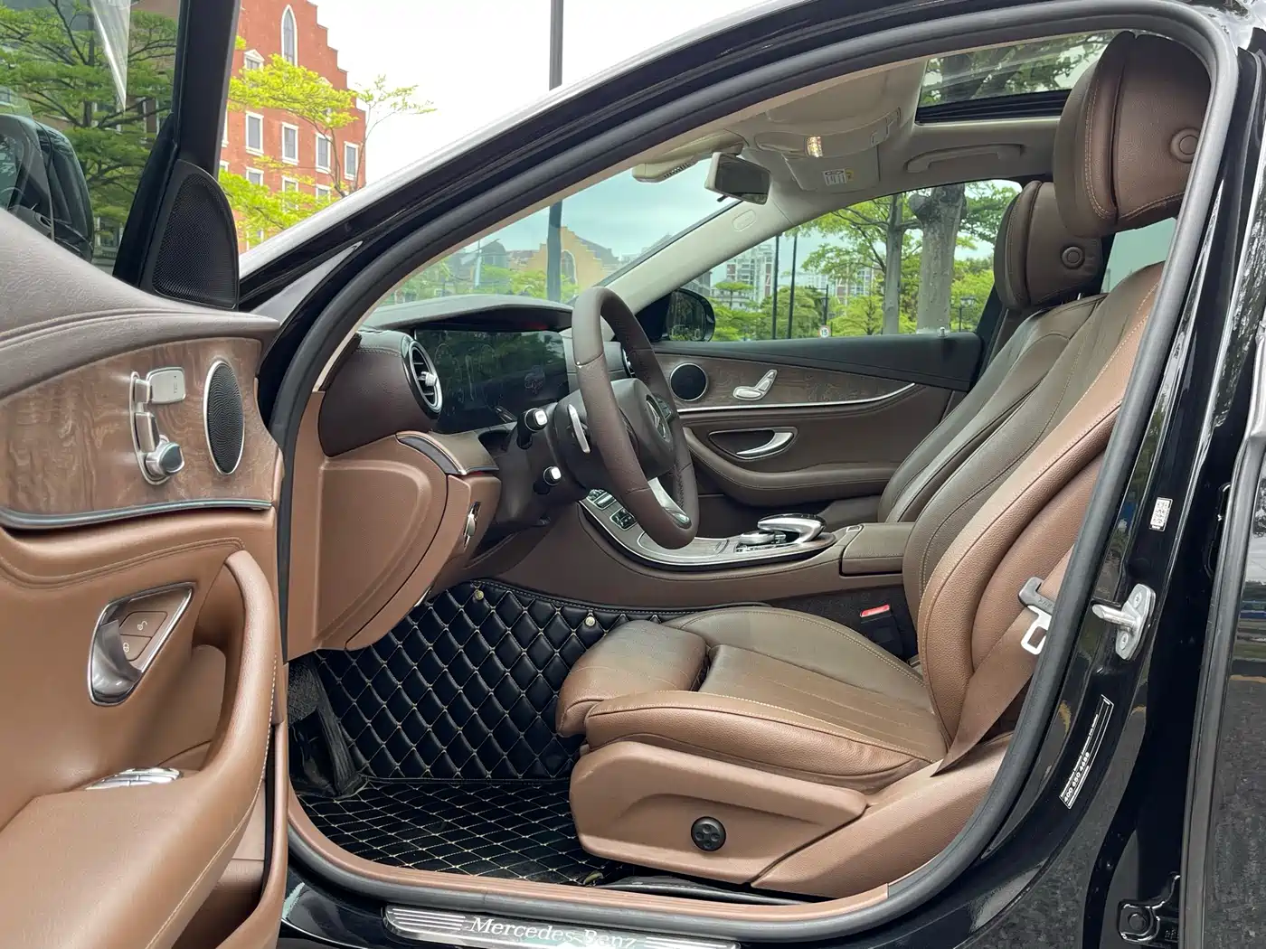 Mercedes-Benz E-Class 2018 E 200 L фото 14