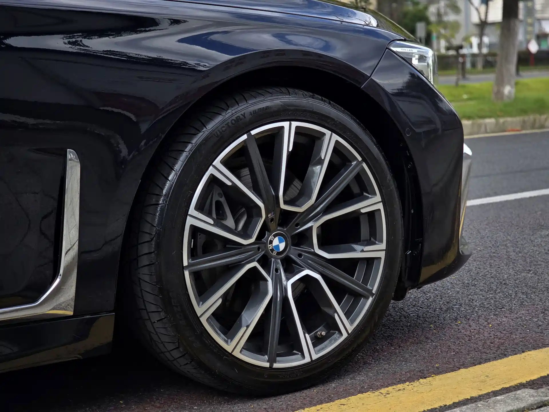Photo 12 - BMW 7 Series