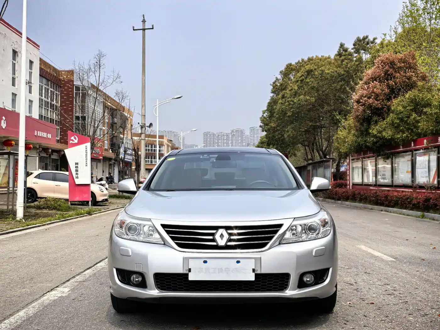 Renault Latitude 2011 2.5L Automatic Flagship Navigation Edition фото 2