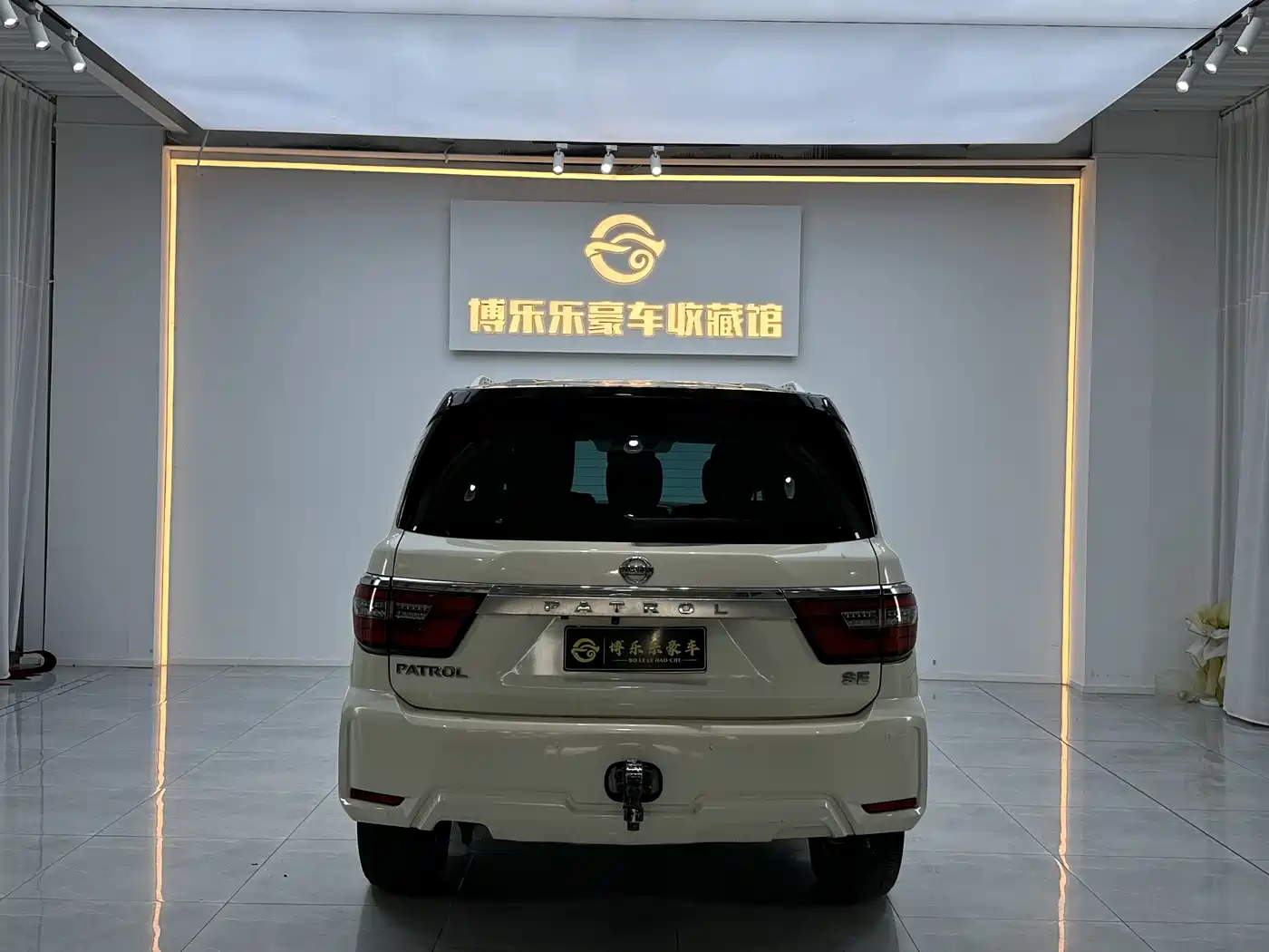 Nissan Patrol 2018 4.0L Flagship фото 5