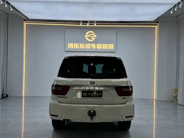 Nissan Patrol 2018 4.0L Flagship — фото 5