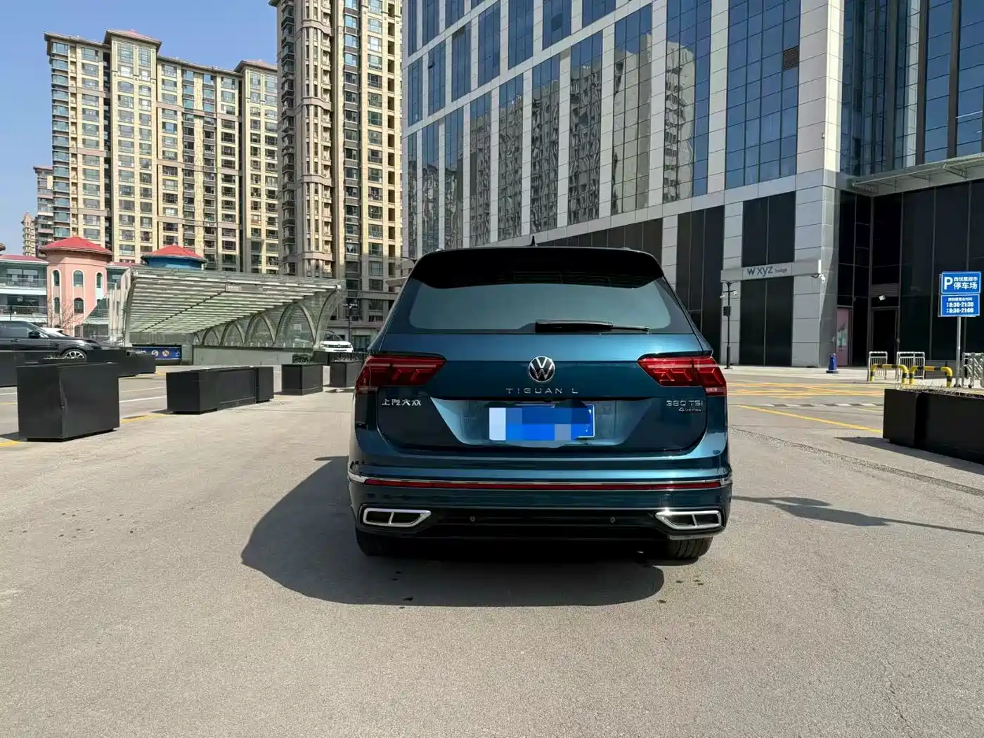 Volkswagen Tiguan L 2022 380TSI Automatic 4WD R-Line Flagship 7-Seater фото 2