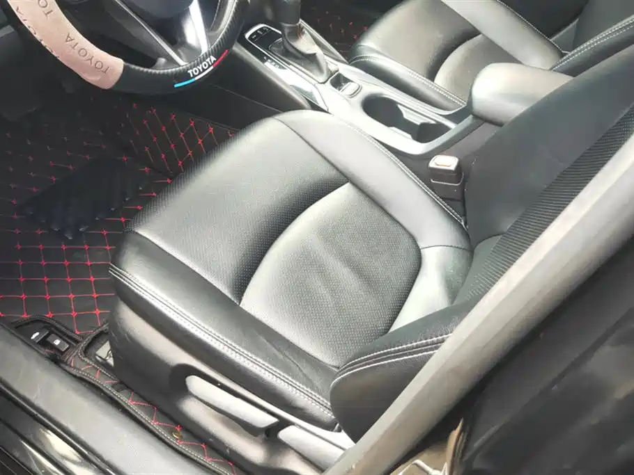 Toyota Corolla 2021 1.2T S-CVT Luxury Edition фото 9