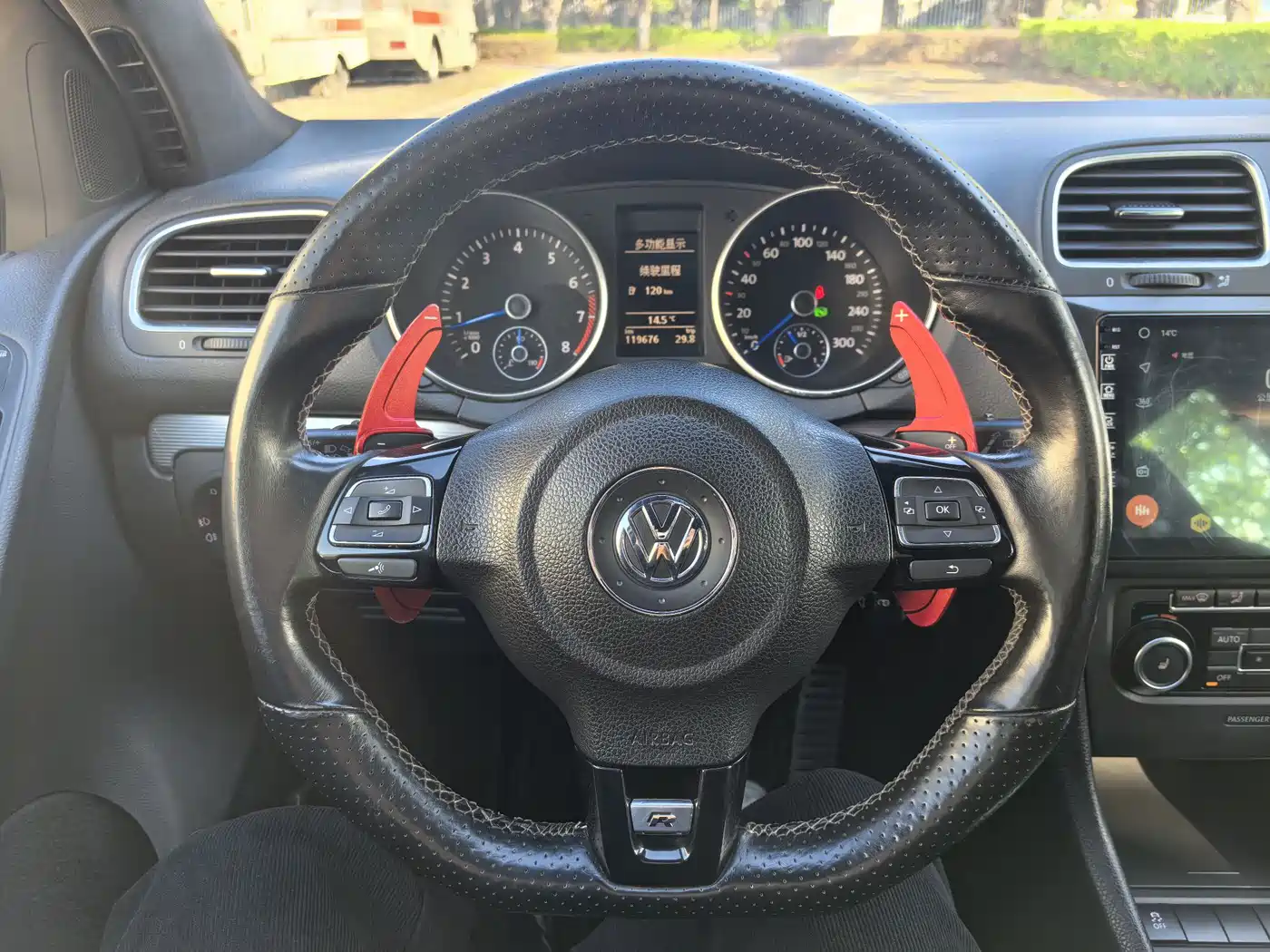 Volkswagen Golf (Import) 2011 2.0TSI R фото 16