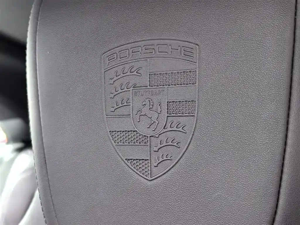 Фото 17 - Porsche Macan EV