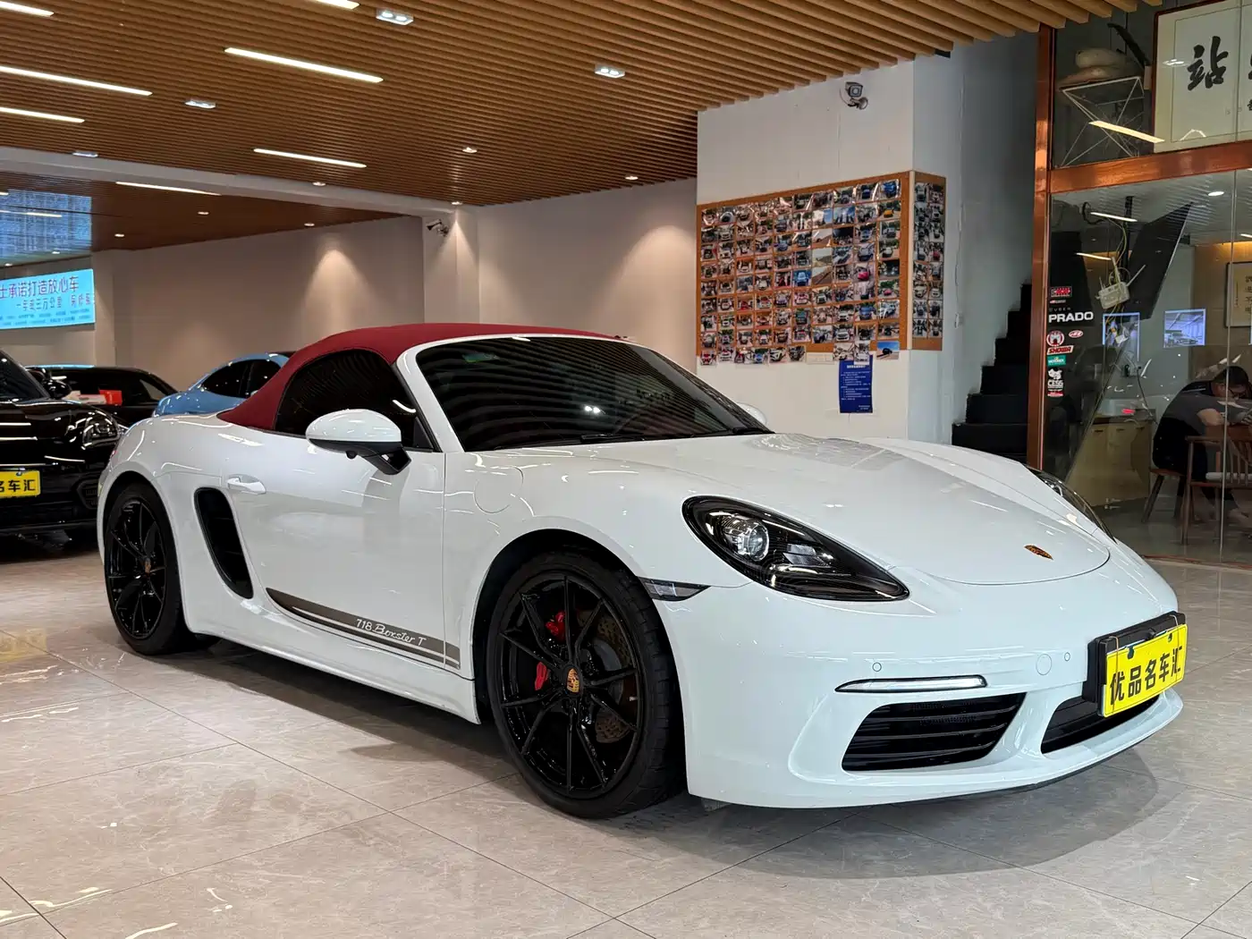 Porsche 718 2022 Boxster 2.0T фото 3