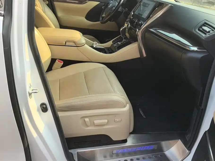 Toyota Vellfire 2021 Crown Hybrid 2.5L HV Supreme Edition фото 8