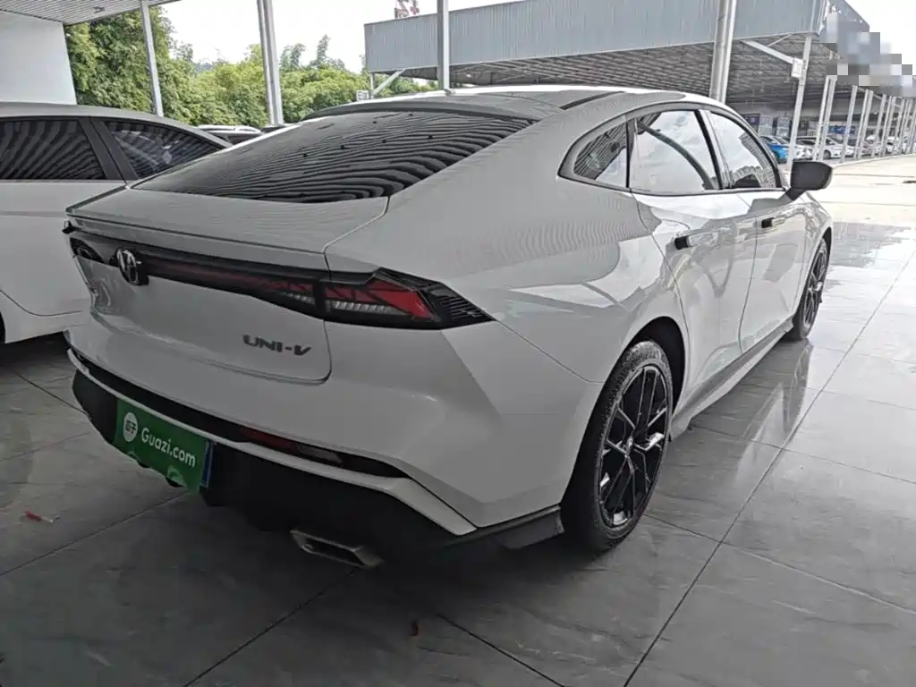 Changan UNI-V 2025 2025 1.5T 500Bar Premium Model