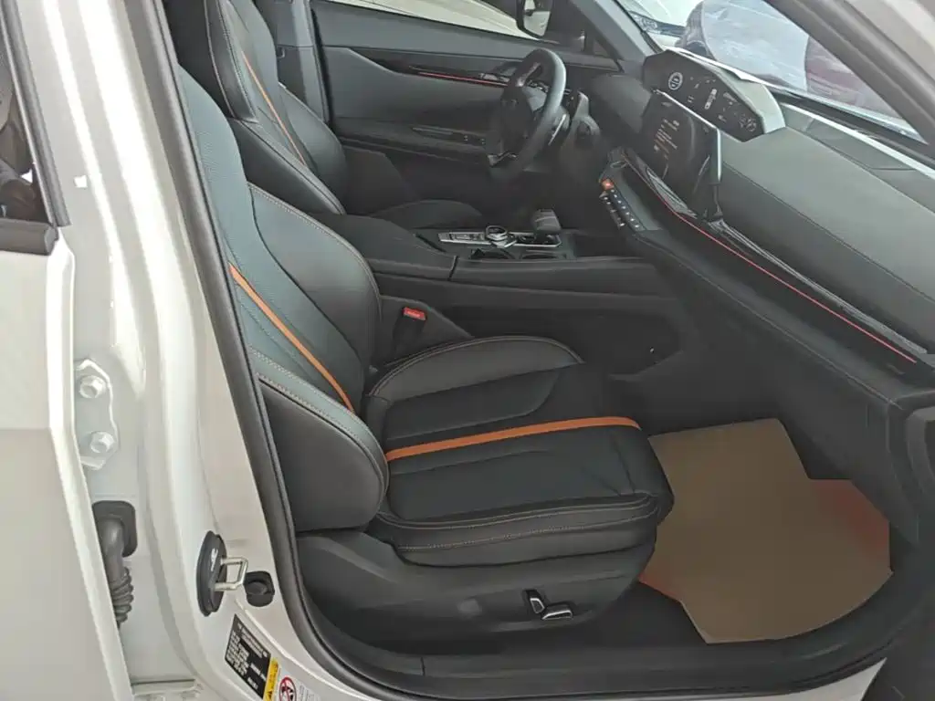Changan UNI-V 2025 2025 1.5T 500Bar Premium Model