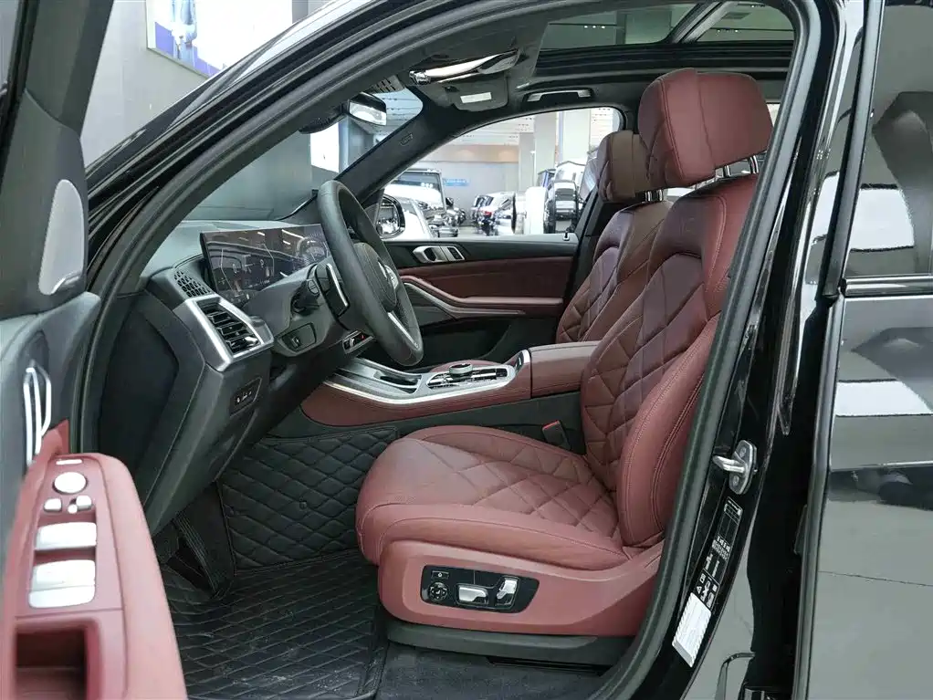 BMW X5 2023 xDrive 40Li M Sport Black Night Package фото 11