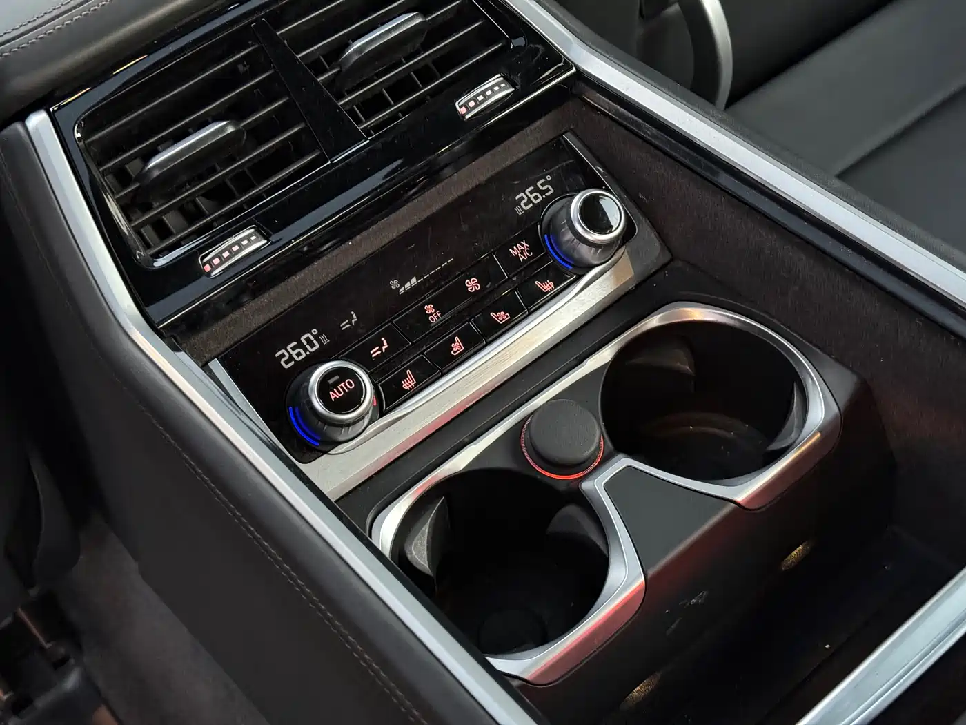 BMW 7 Series 2016 750Li xDrive 4-Seater фото 17