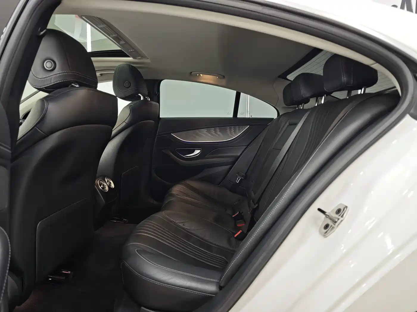 Mercedes-Benz CLS 2018 CLS 300 Dynamic фото 9