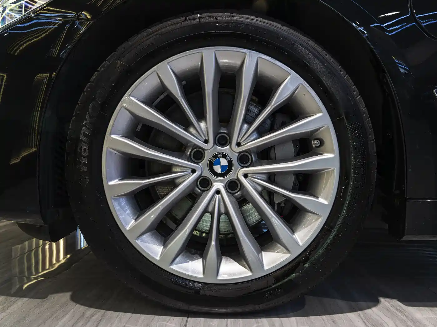 BMW 5 Series New Energy 2020 530Le Luxury Package фото 10